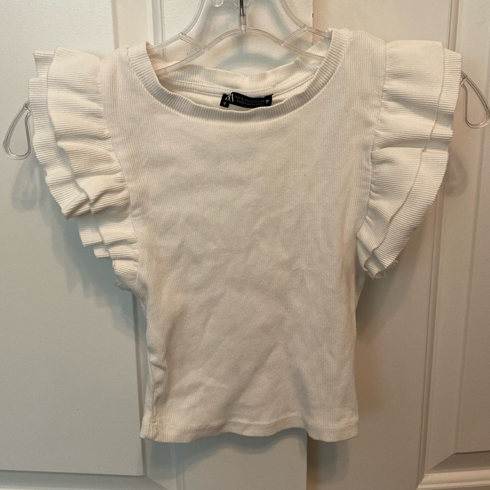 Zara - white ribbed top with ruffles -size small